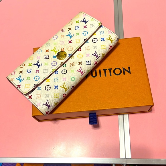 Louis Vuitton Handbags - LV Wallet comes with box